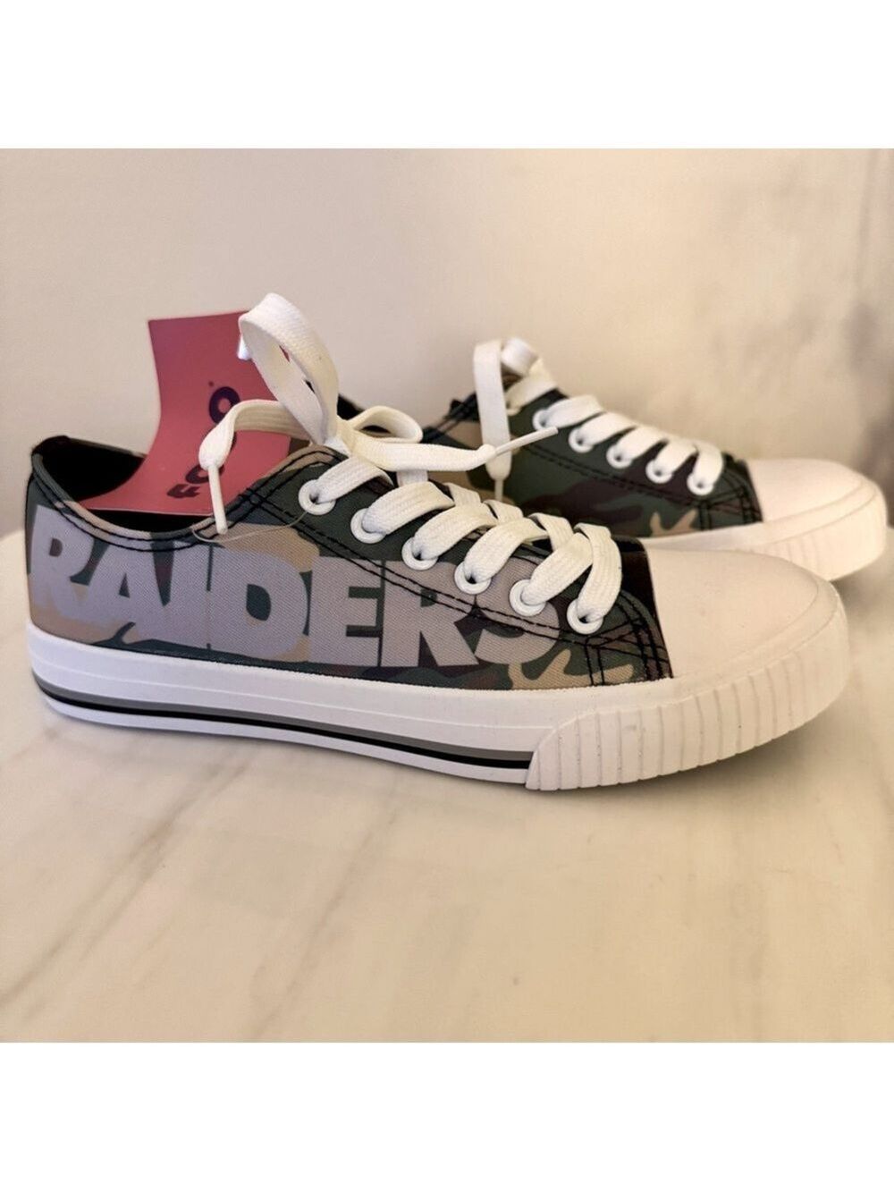 NEW WITH TAGS Las Vegas Raiders Camo Low Top Canvas Sneakers, Women’s Size 7 - Picture 4 of 9